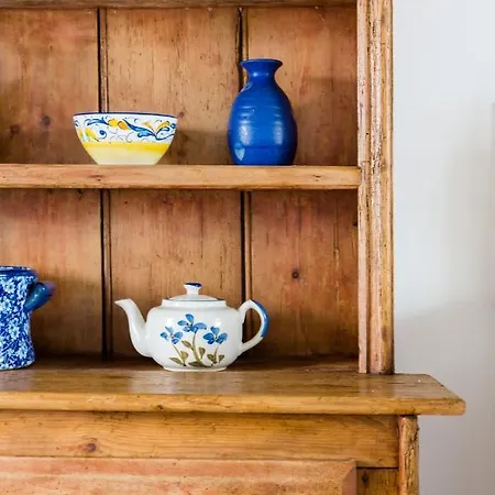 Blue Sky Cottage, Doolin بيت للعطل *