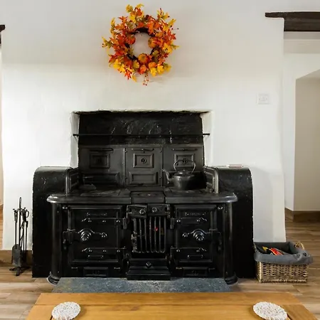 بيت للعطل Blue Sky Cottage, Doolin