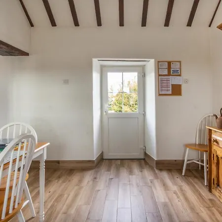 Blue Sky Cottage, Doolin 펜션 *