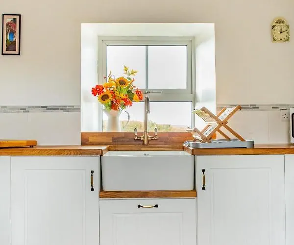 Blue Sky Cottage, Doolin Carrowauff